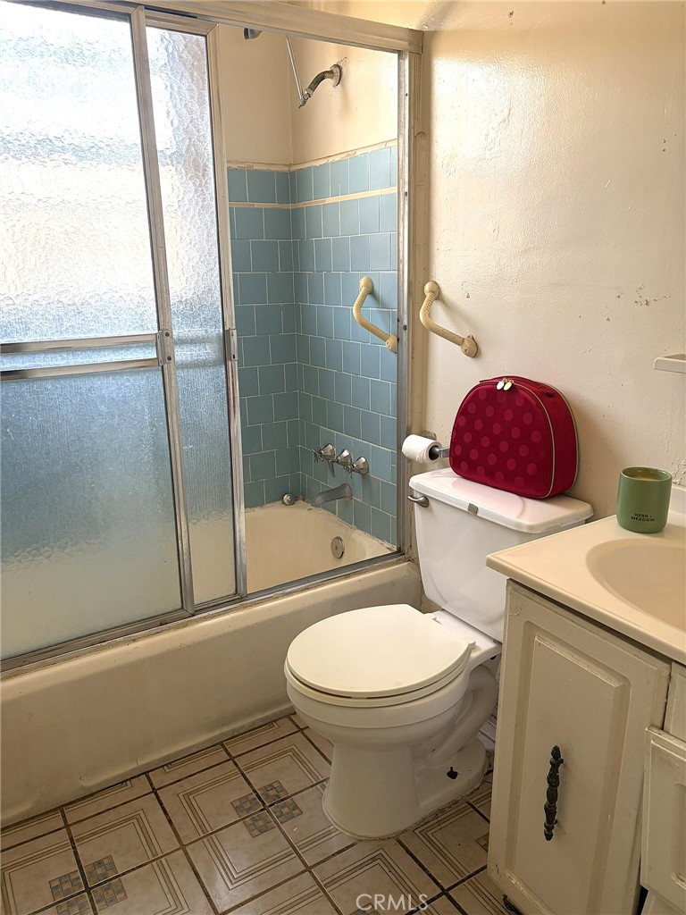 3854 Tilden Avenue Property Photo 20