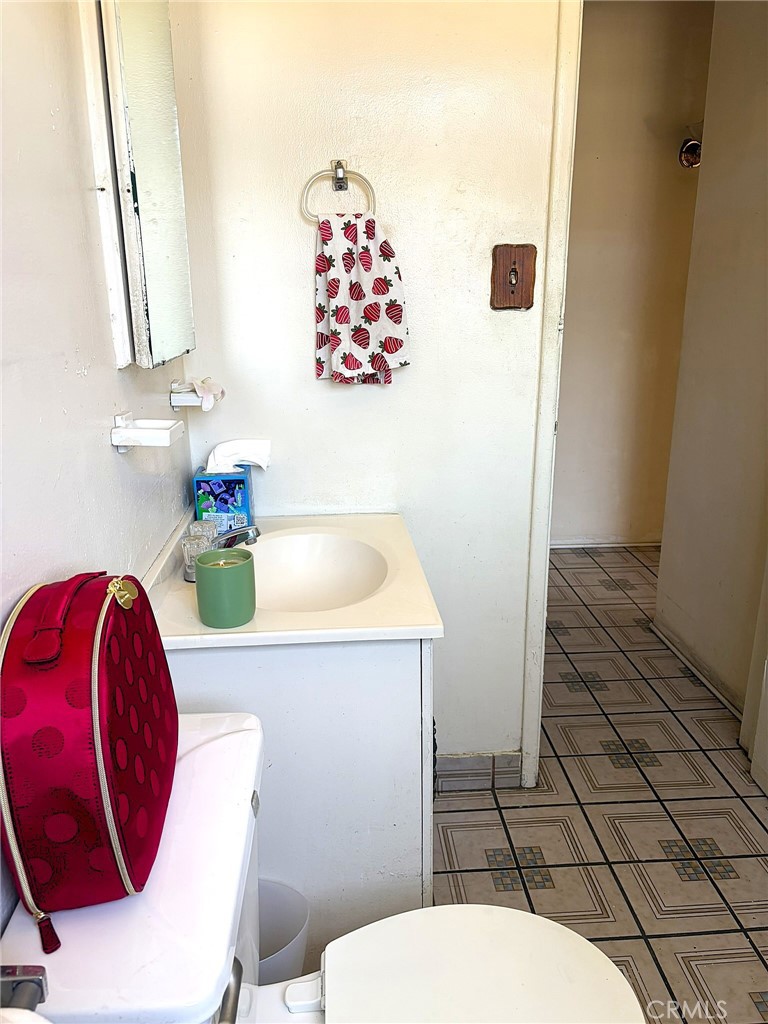 3854 Tilden Avenue Property Photo 21