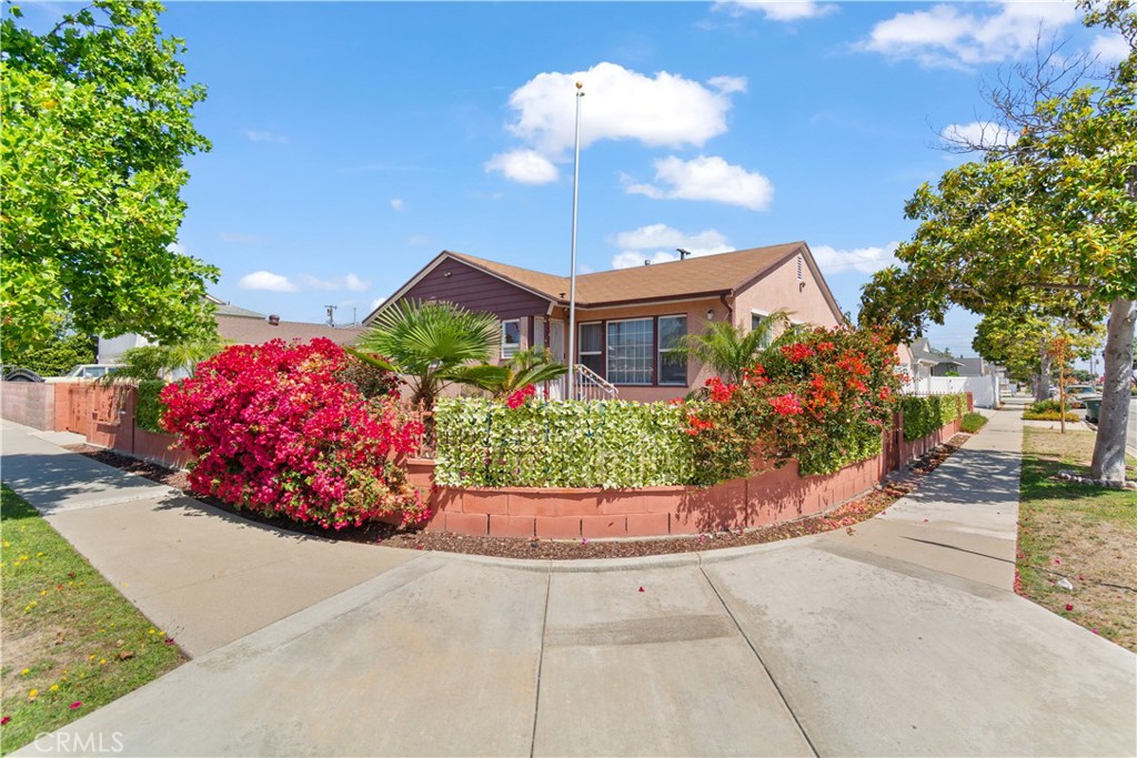 4503 Darien Property Photo 1