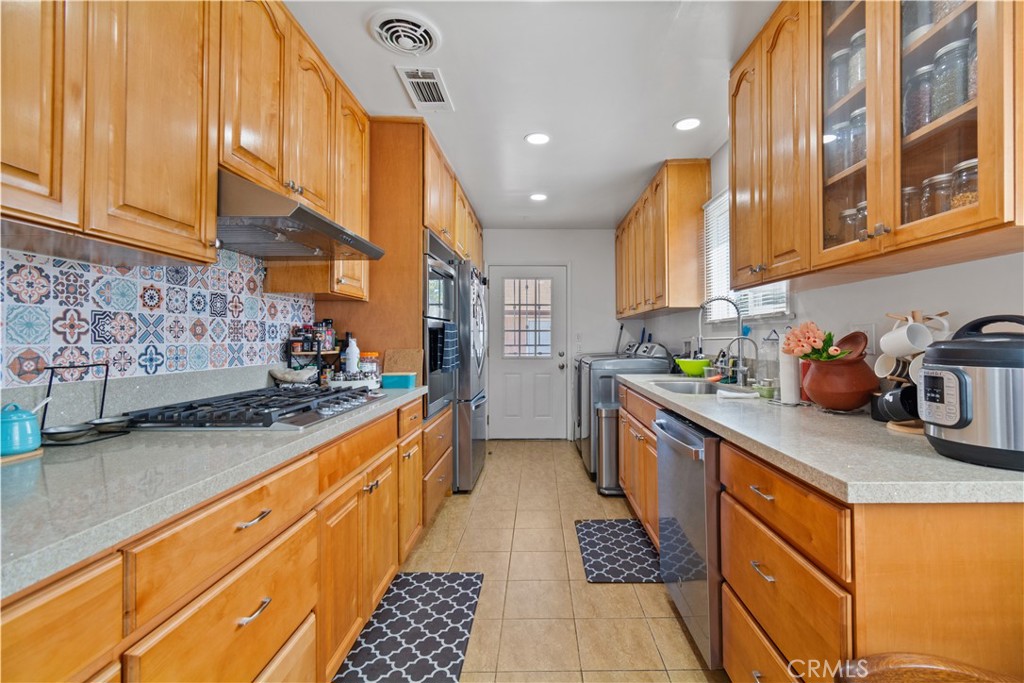 4503 Darien Property Photo 8