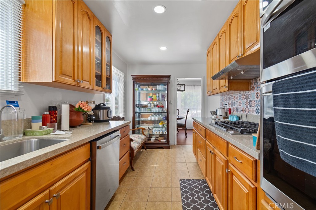 4503 Darien Property Photo 9