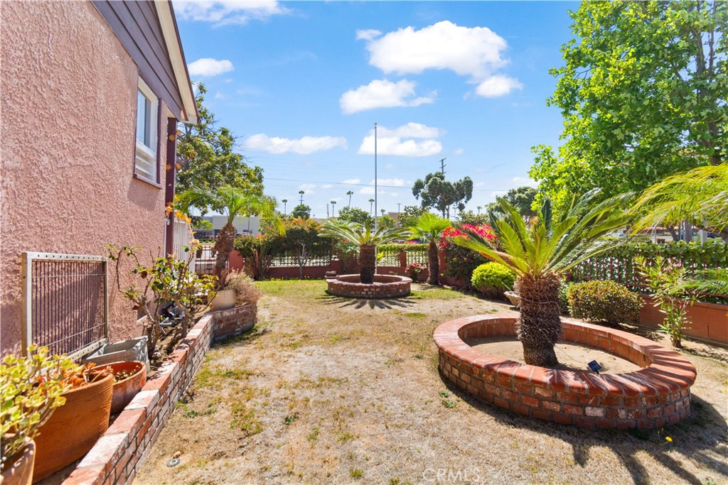 4503 Darien Property Photo 24
