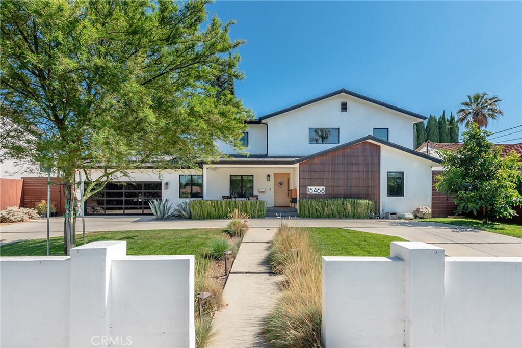 15468 La Maida Property Photo 1