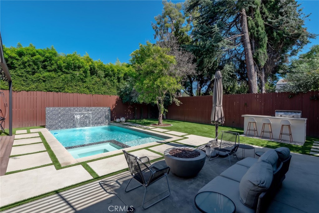 15468 La Maida Property Photo 31
