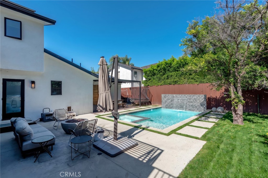 15468 La Maida Property Photo 32