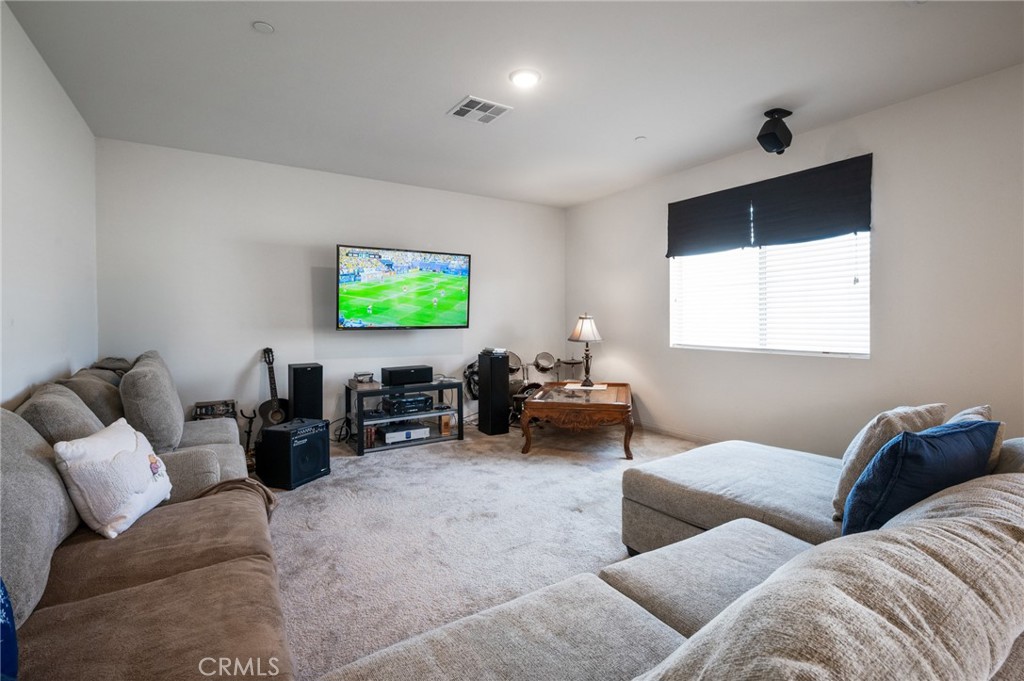 1501 Noblewood Property Photo 13