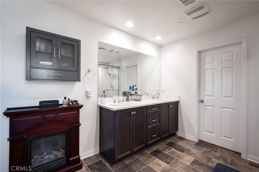 1501 Noblewood Property Photo 25