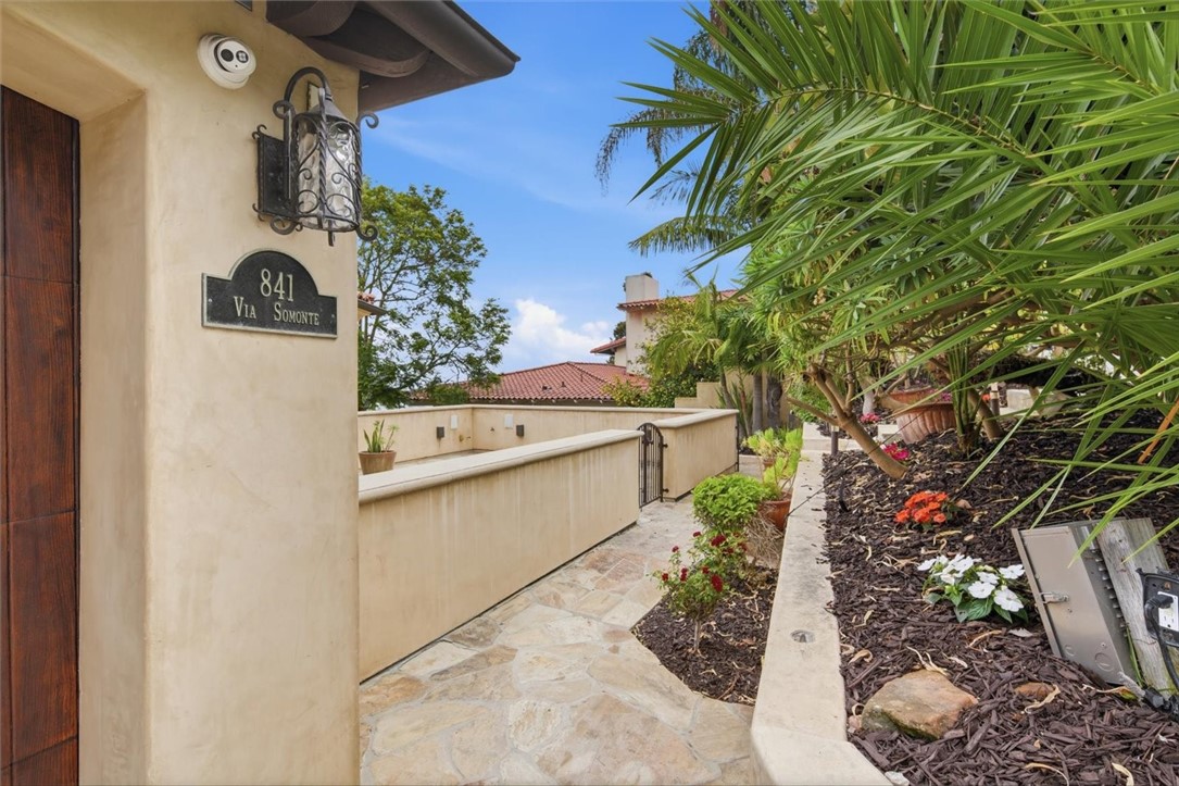841 Via Somonte Property Photo 3