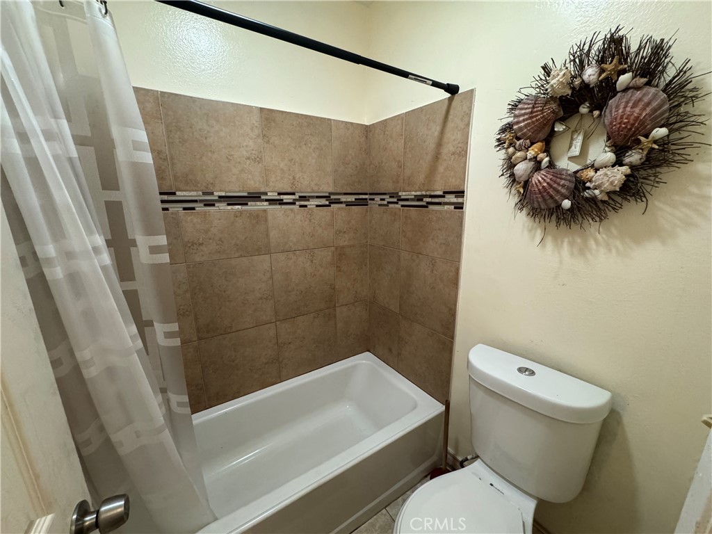 550 W Regent 342 Property Photo 6