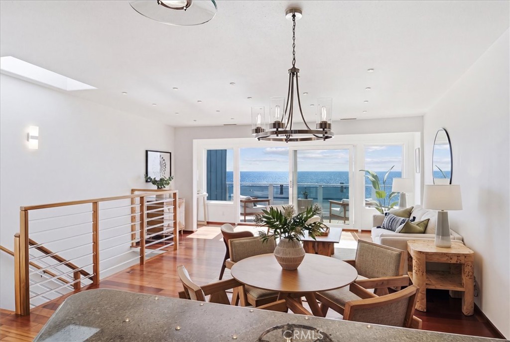 320 Paseo De La Playa #e Property Photo 3