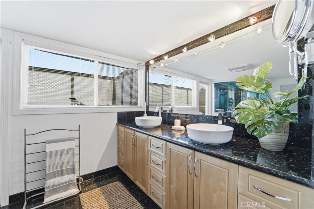 320 Paseo De La Playa #e Property Photo 20