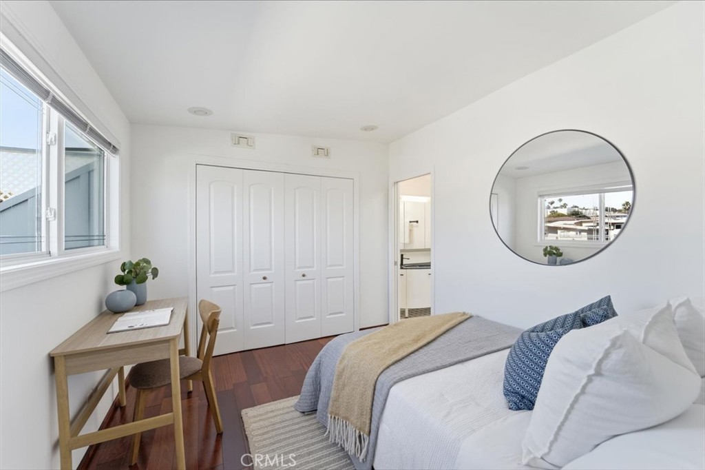 320 Paseo De La Playa #e Property Photo 23