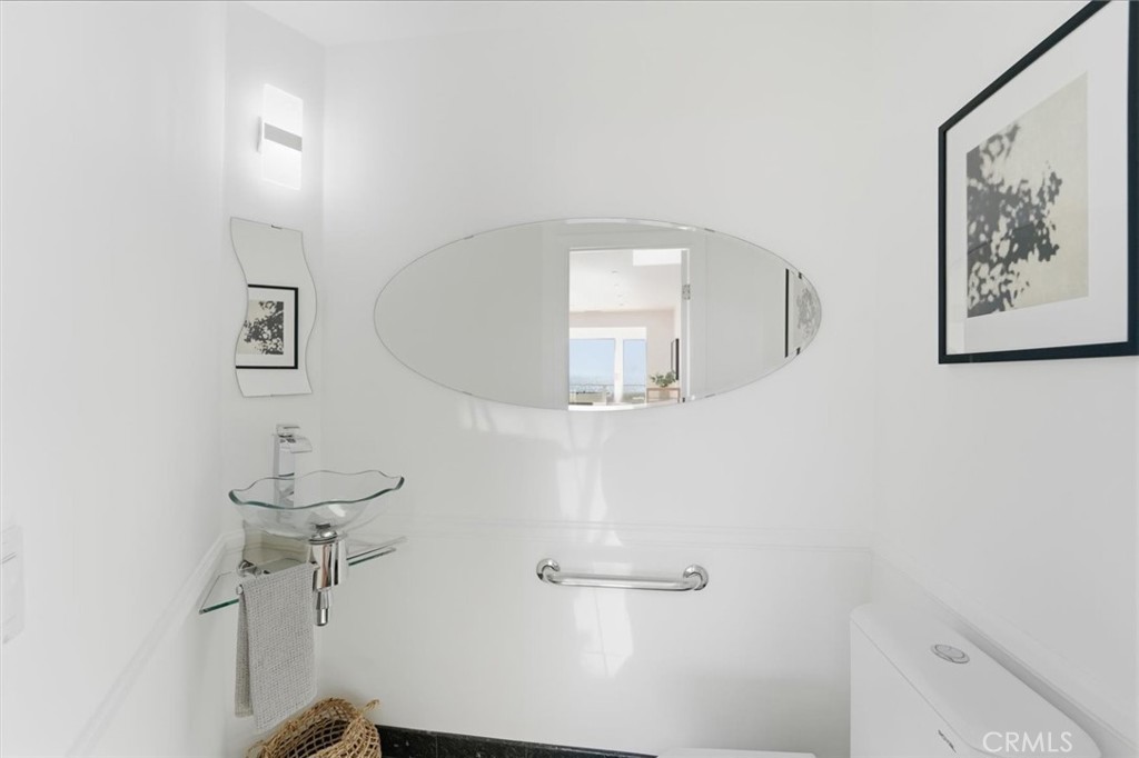 320 Paseo De La Playa #e Property Photo 27