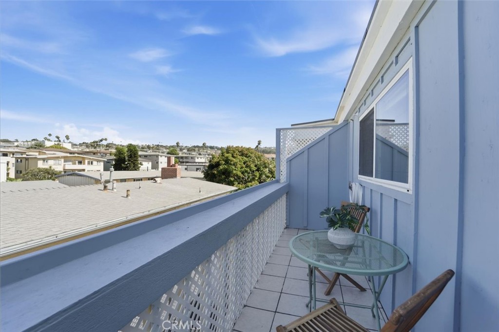 320 Paseo De La Playa #e Property Photo 35