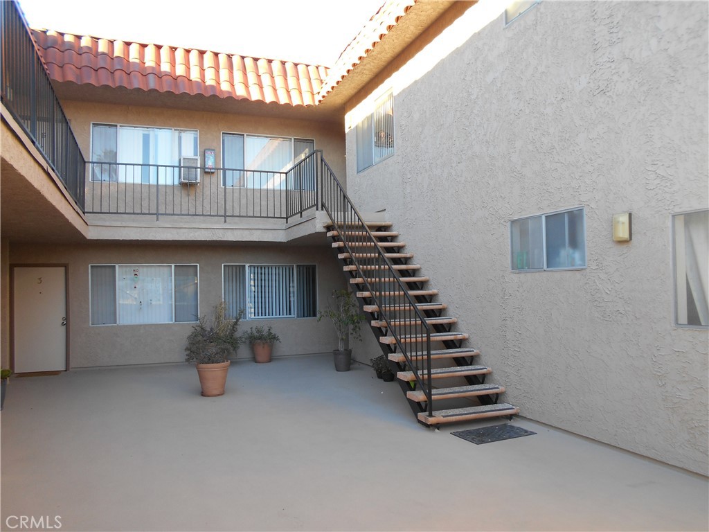 939 S Cabrillo 8 Property Photo 3