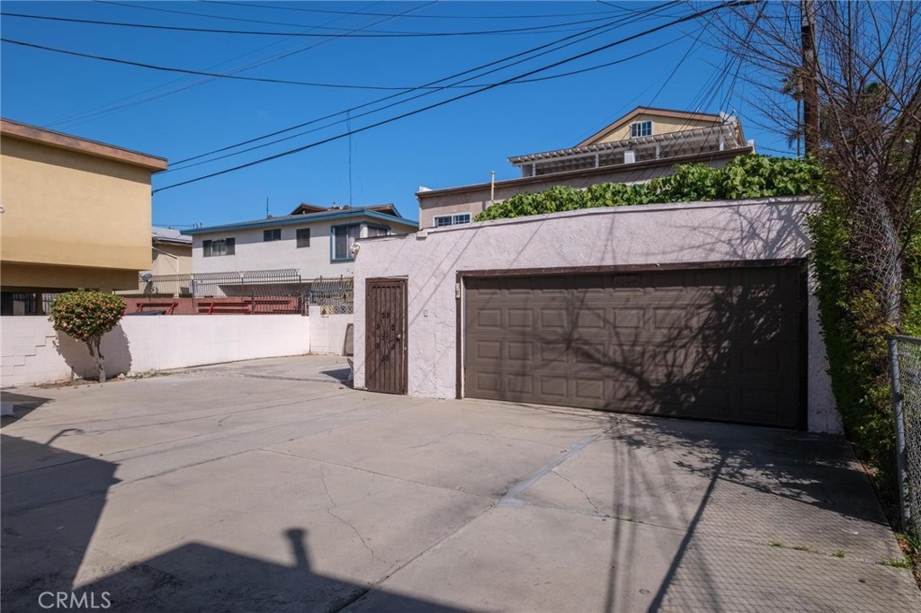 4533 Saturn Property Photo 5