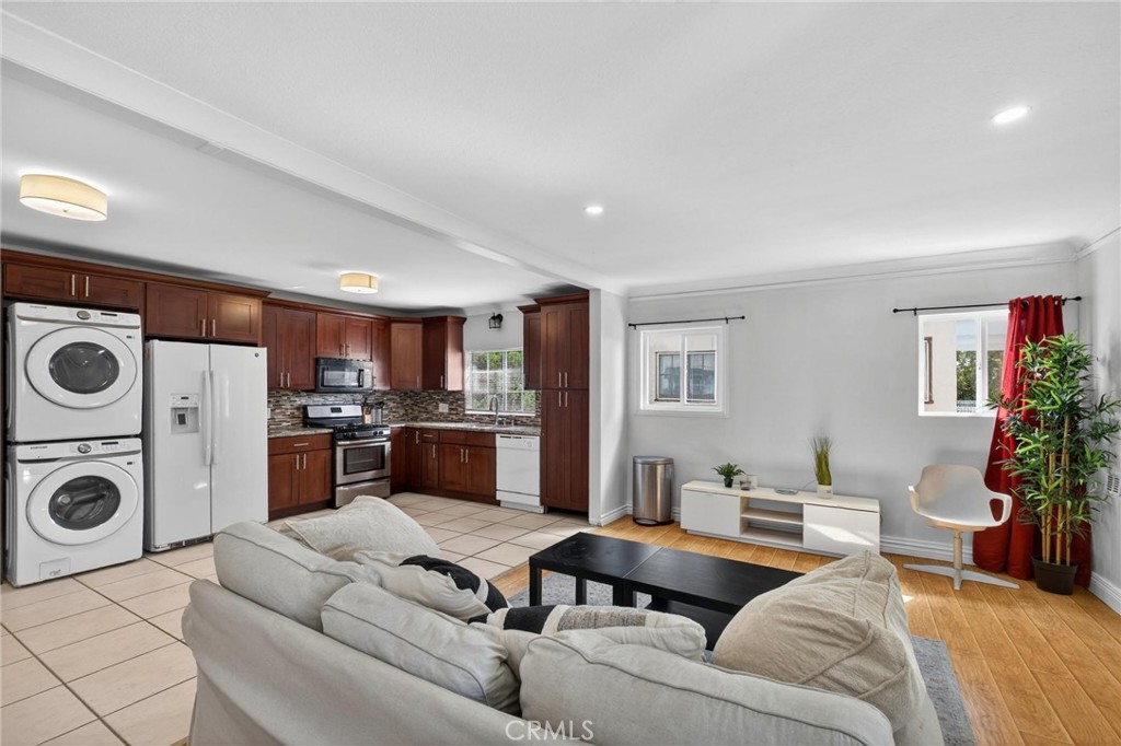 4533 Saturn Property Photo 11