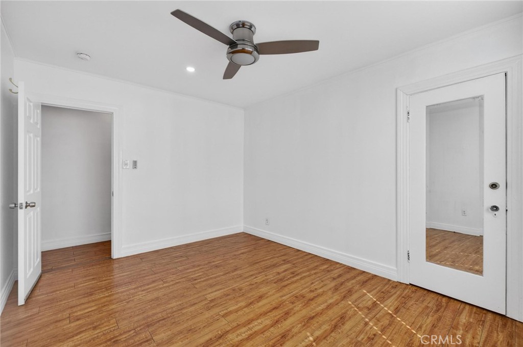 4533 Saturn Property Photo 16