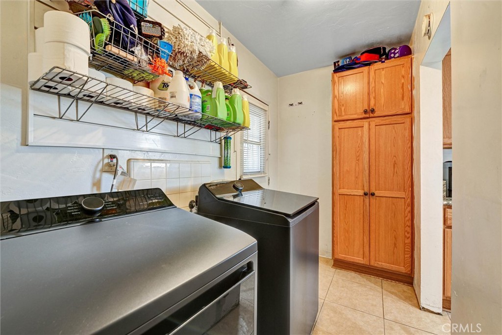 1330 E Caldwell Property Photo 9