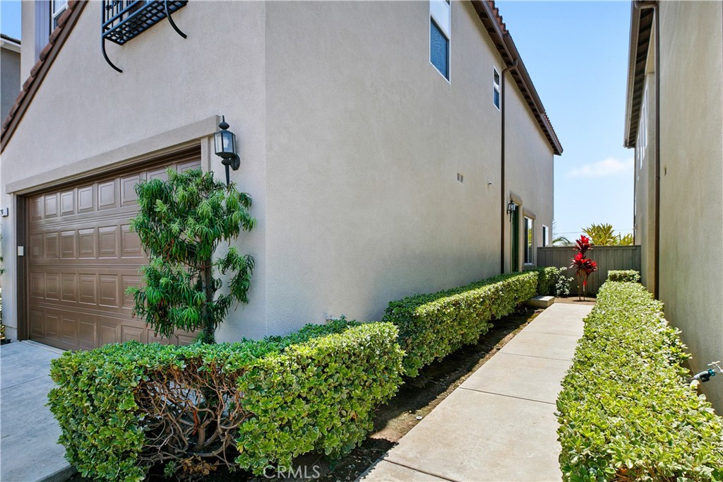 1208 Jasmine Walk Property Photo 3