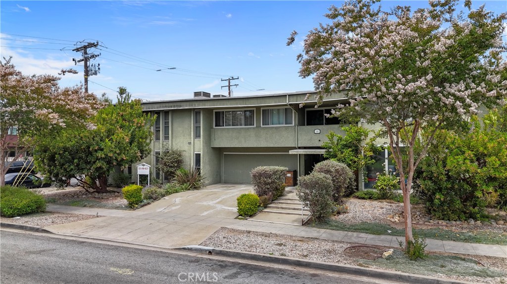 500 S Inglewood Property Photo 3