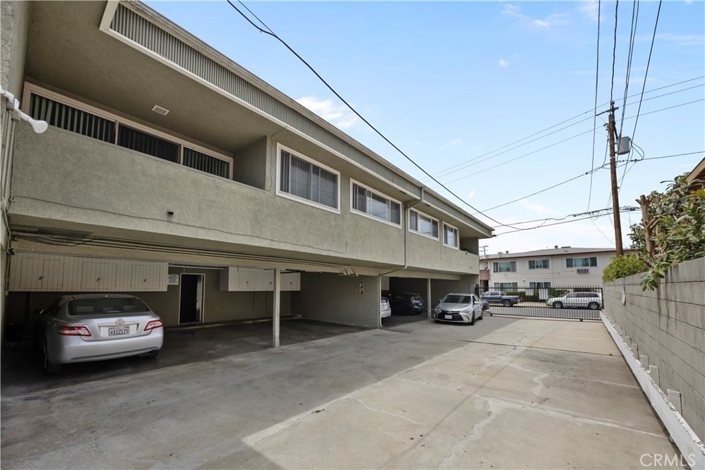 500 S Inglewood Property Photo 6