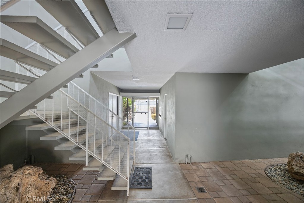 500 S Inglewood Property Photo 10