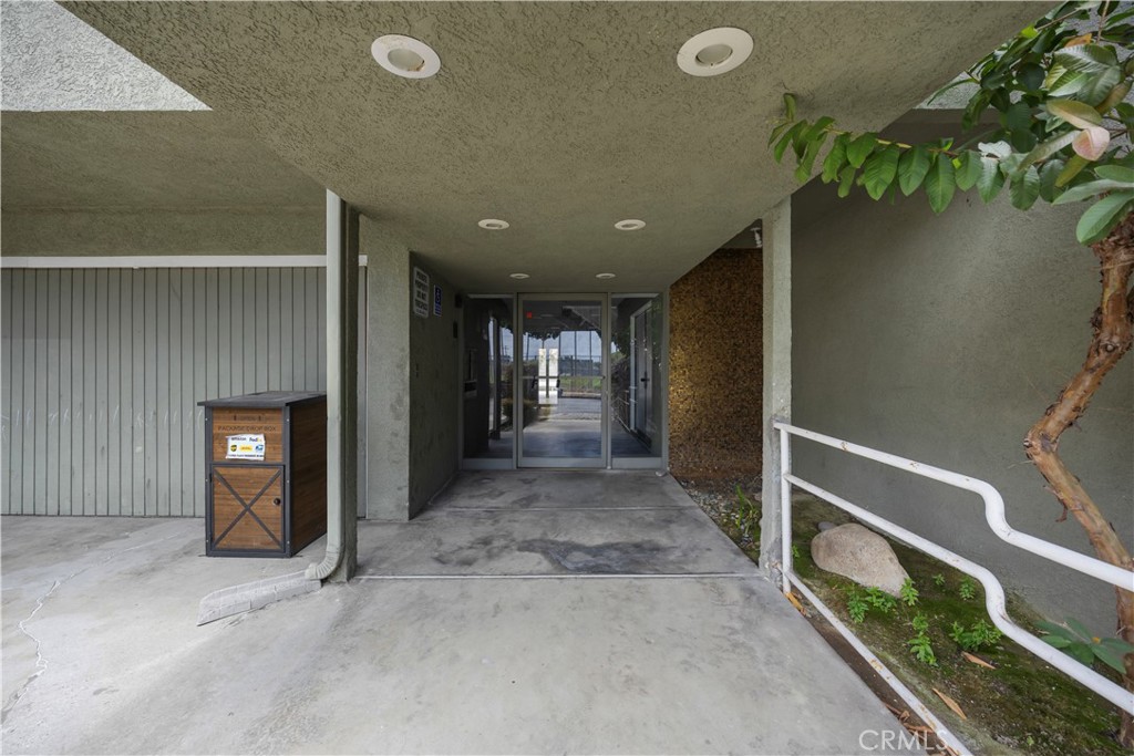 500 S Inglewood Property Photo 14