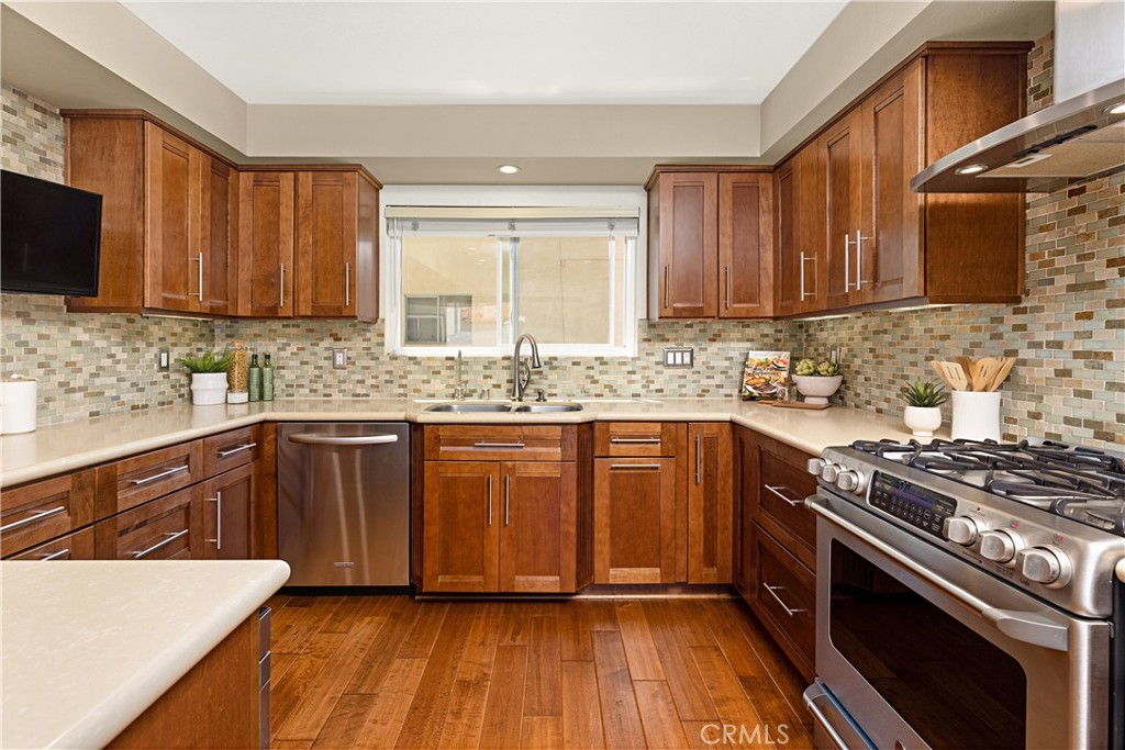 2517 Gates Avenue A Property Photo 23