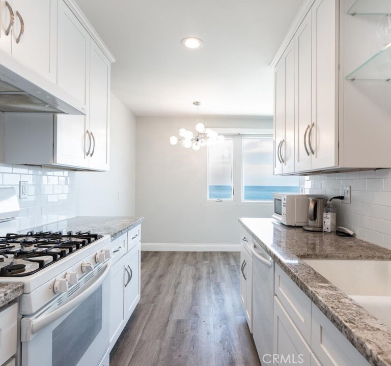 1710 Esplanade Property Photo 9