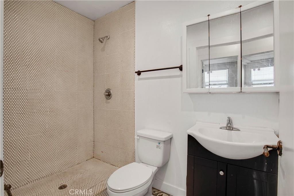522 W 82nd St Property Photo 14