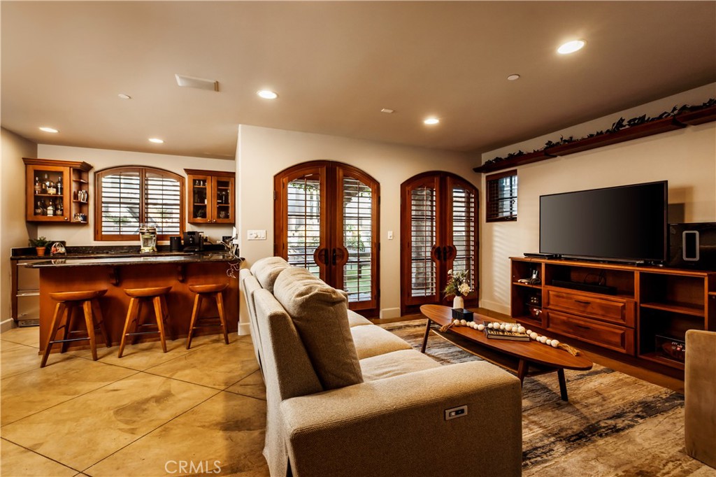 221 3rd Property Photo 14