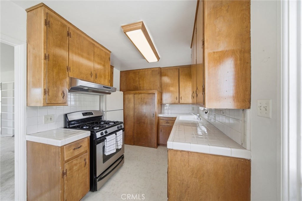 2723 S Averill Property Photo 10