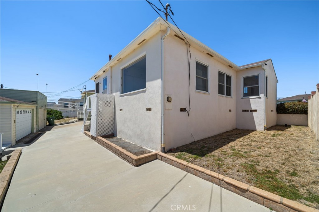 2723 S Averill Property Photo 26