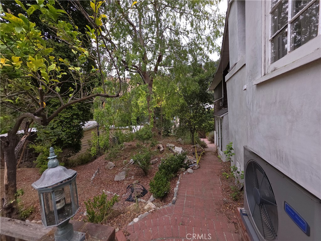 8709 Lookout Mountain Property Photo 9