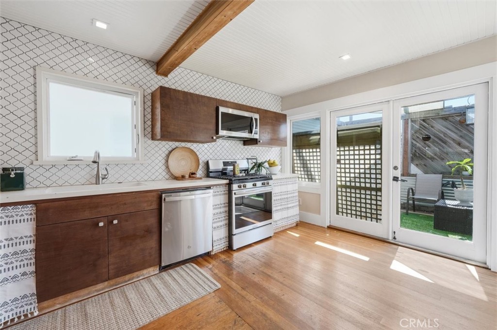 701 Manhattan Avenue Property Photo 10