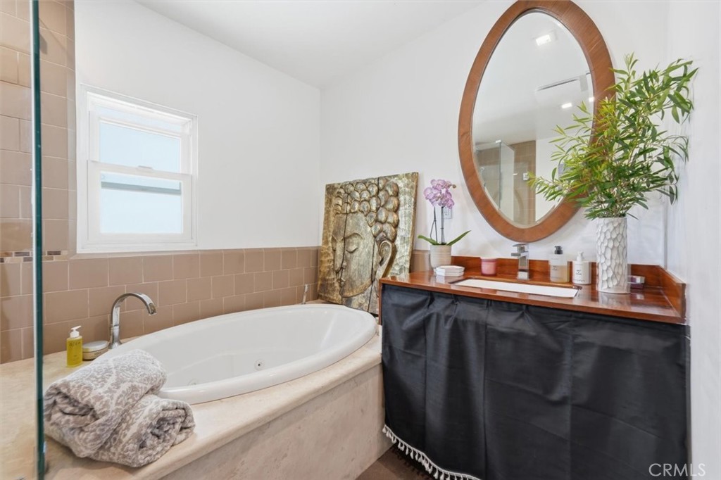 701 Manhattan Avenue Property Photo 21
