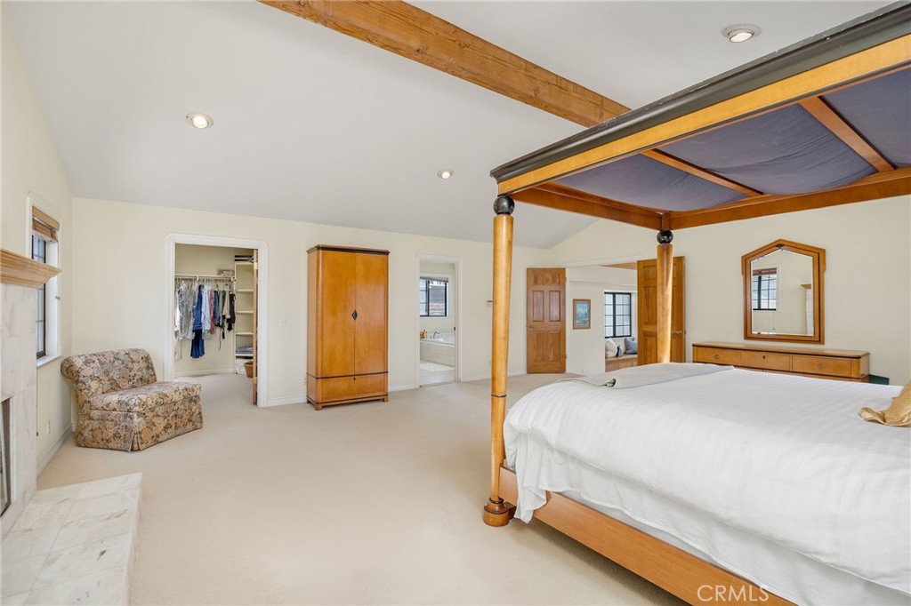 563 36th Property Photo 7