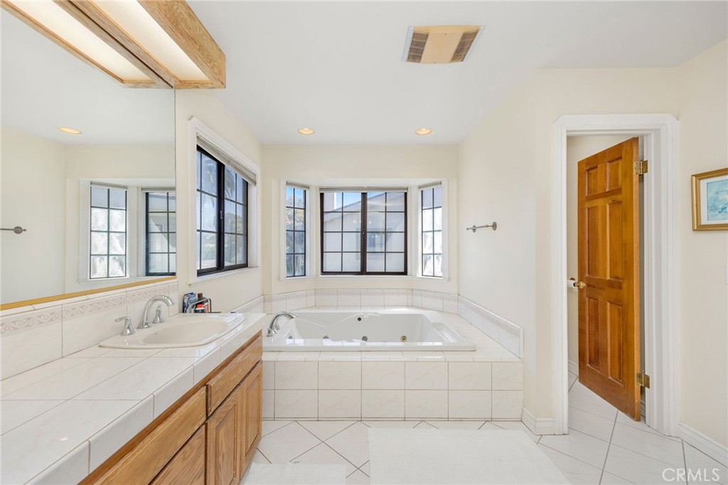 563 36th Property Photo 8