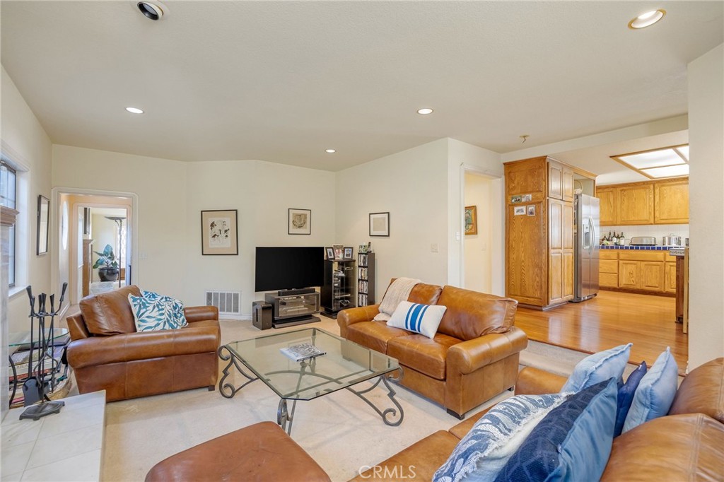 563 36th Property Photo 33