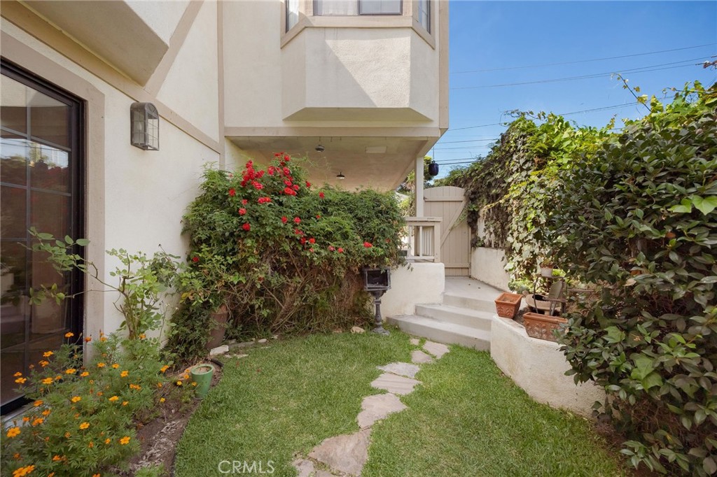 563 36th Property Photo 35