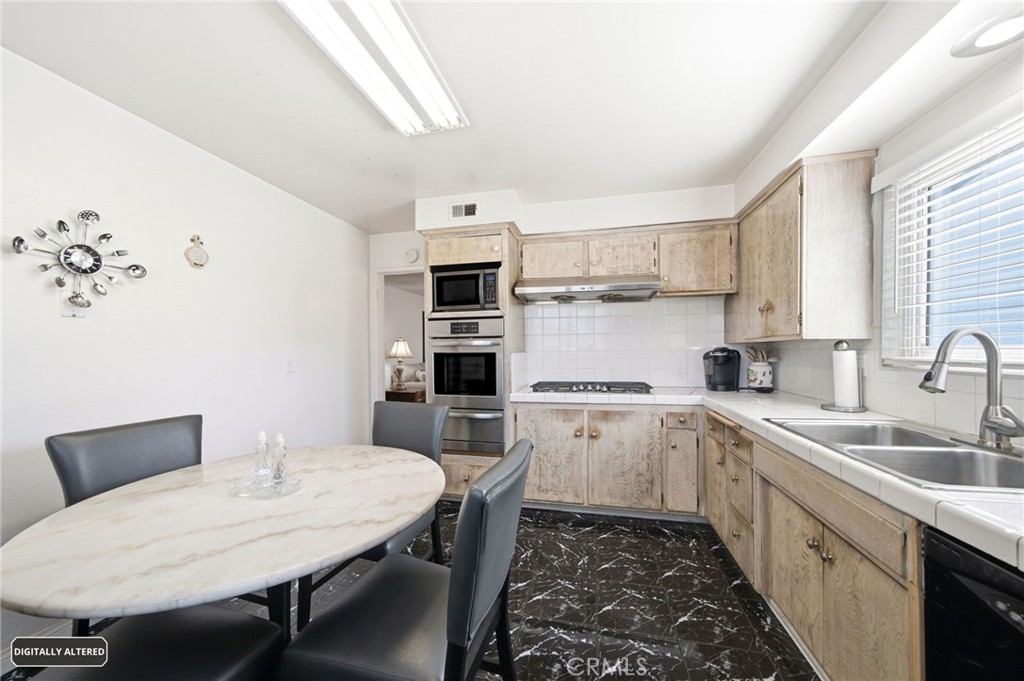1047 Ashbridge Lane Property Photo 11