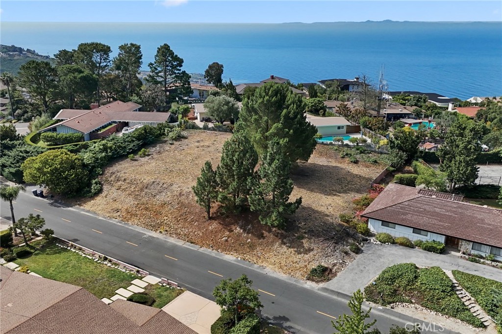 6 Coveview Drive Property Photo 1