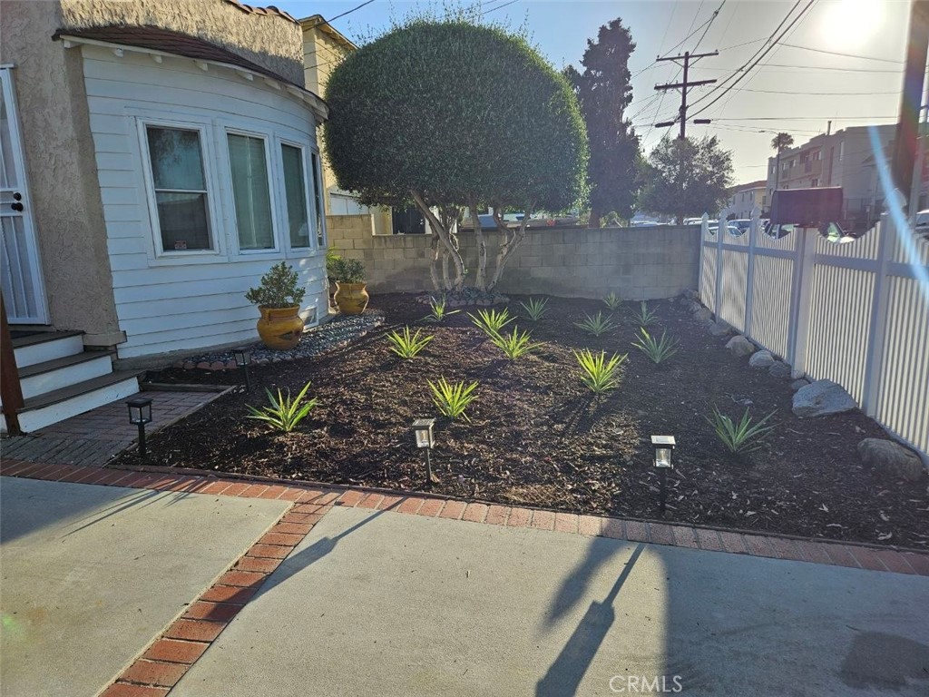 1606 219th Property Photo 2