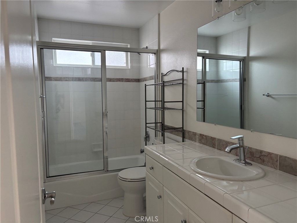 1712 Clark Lane A Property Photo 16