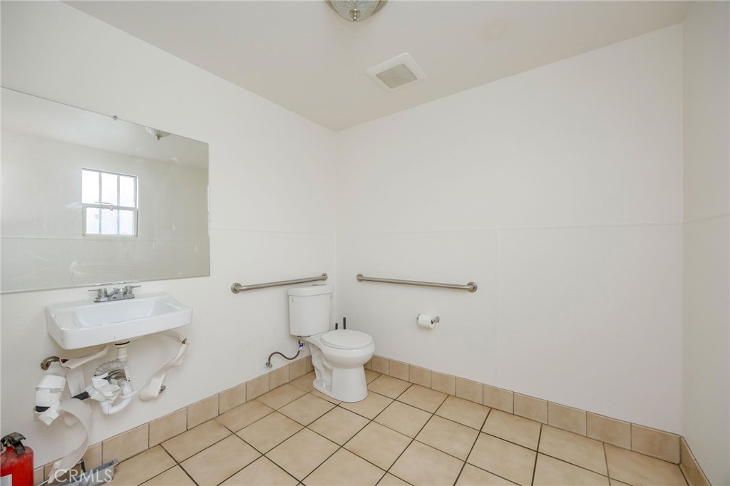 3003 Artesia Property Photo 6