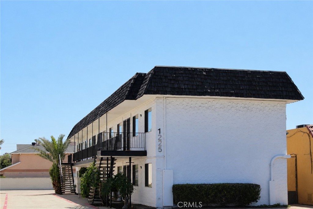 1225 3rd Property Photo 1