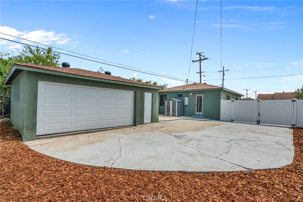 20717 Raymond Avenue Property Photo 27