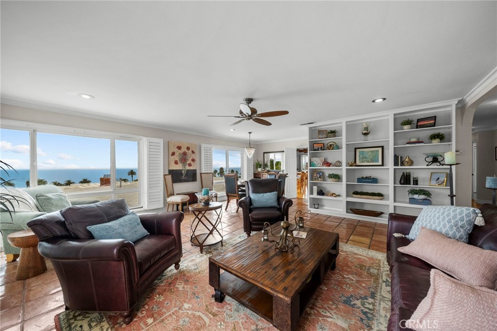 3631 Roxbury Property Photo