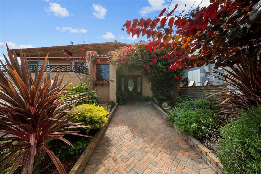 3631 Roxbury Property Photo 3